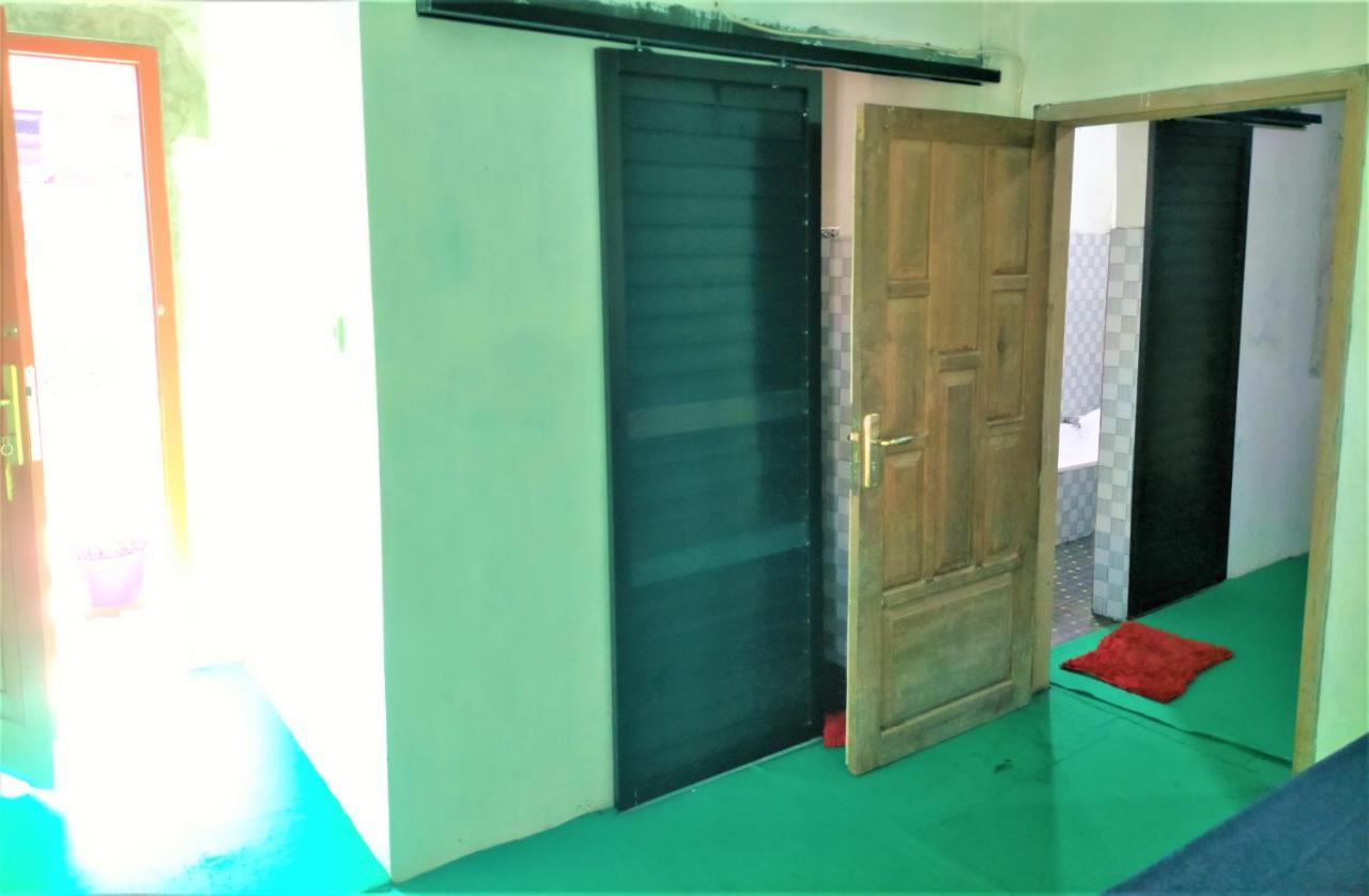 Cheap Inn Banyuwangi Banyuwangi  Luaran gambar